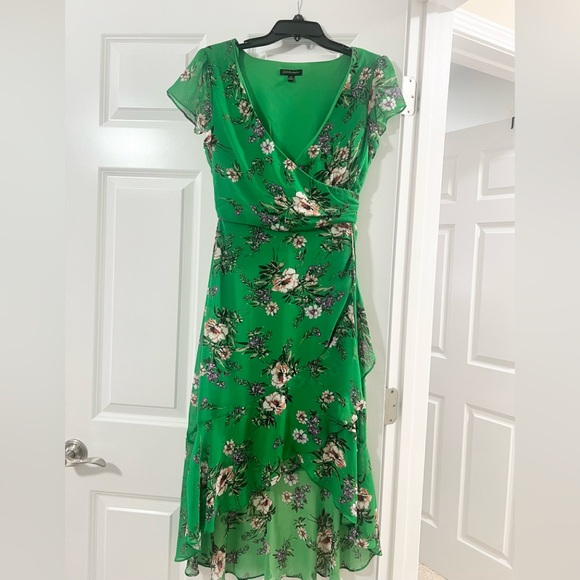Macy's Green Ruched Wrap Sundress with Flutter Sleeves - Picture 1 of 1